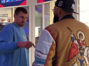 Свети Ђорђе на Ол-стар турниру – Јокић одушевљен Таунсовом јакном