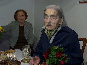 Бака Милица на 100. рођендан: Тајне дуговечности нема, али супа, лења пита и разговор су обавезни