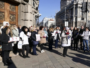 Састанак представника Владе и "Апотека Београд"