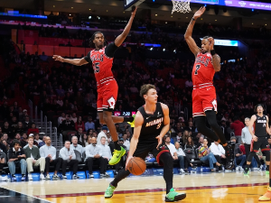 Мајами декласирао Булсе, Јовић ван паркета 