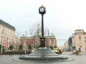 Постављен сат на  кружном току на Тргу Републике