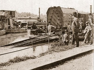 Документарне фусноте – Шором шајке а Дунавом воз