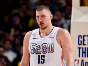 ЕСПН: Аларм у Денверу, Јокић поново повређен