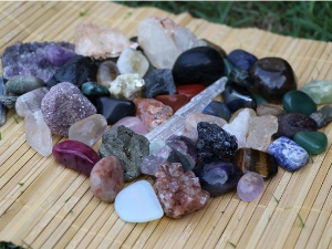 Еко минијатуре: Чаробни свет кристала – оникс