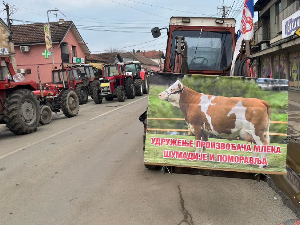 Млекари повукли блокаде са више локација на Ибарској магистрали
