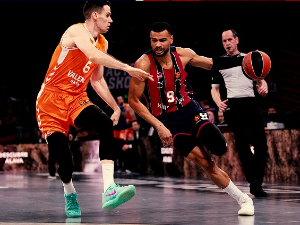 Басконија опијена слављем, Валенсија се прошетала Виторијом