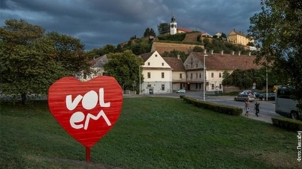 На три воде: Јутарњи програм из три студија