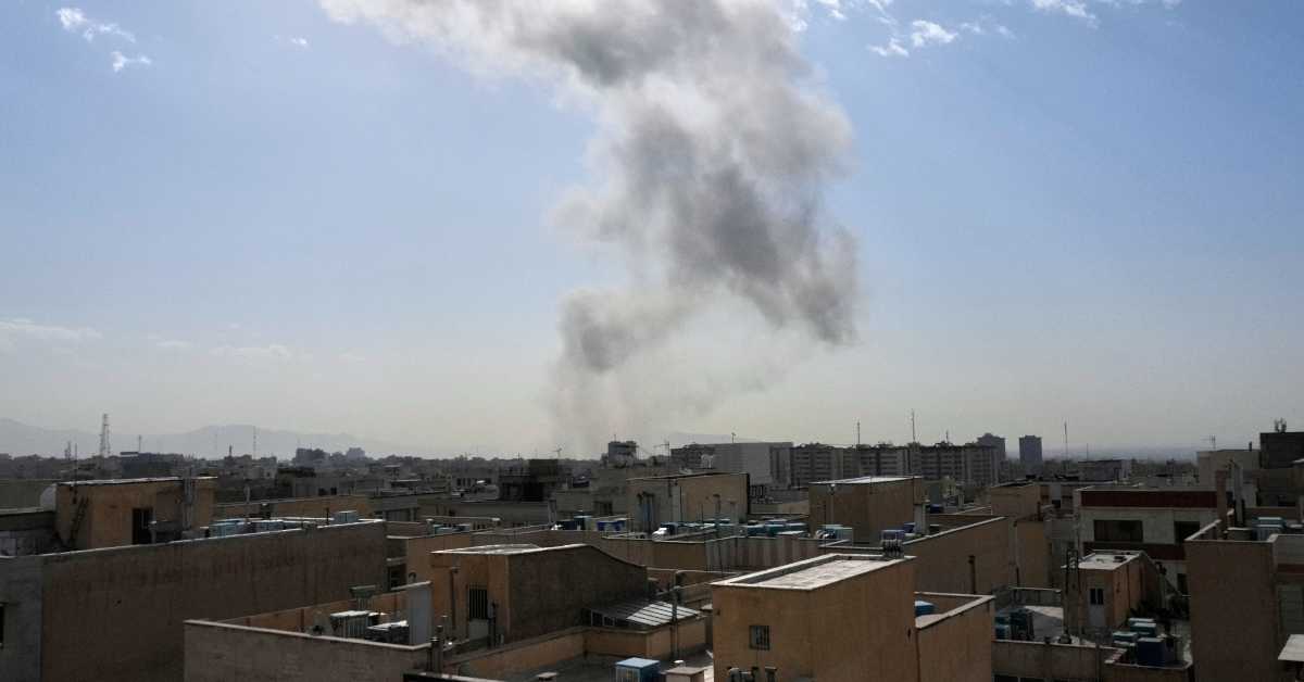 Израел покренуо напад на Иран, Техеран узвратио; Трамп и Нетанјаху позвали Иранце на смену власти