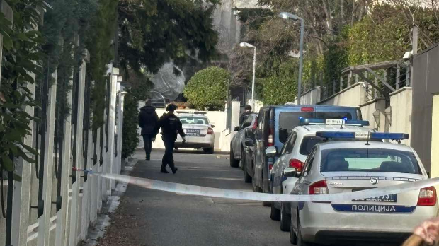 Бачена бомба на кућу Здравка Чолића