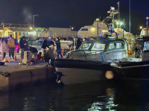 Најмање 14 погинулих у судару брода и чамца са мигрантима код Хиоса