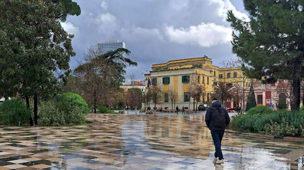 Квадратура круга: Живот у Албанији