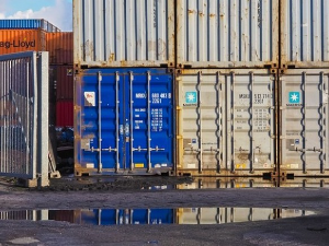 Шта увозимо, а шта извозимо?