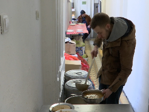 Бесплатан оброк, лекар и правни савет – помоћ онима који су остали испод радара социјалних служби