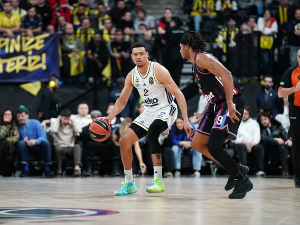 Фенербахчео преживео минус 16 у Паризу и преокретом сачувао лидерско место