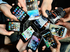 Изборна арена између телевизије и Тик-тока – где се води кампања у Србији