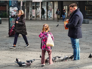 Облачно са сунчаним интервалима на југу, највиша дневна температура 12 степени