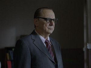 Бранилац 3, Пуцњи у судници, 1-10 