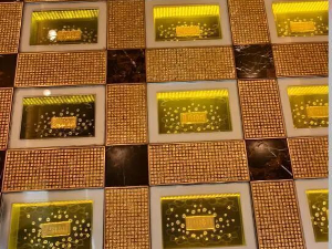 Кинески хотел извадио златне полуге из пода улазног простора и продао их за милионе