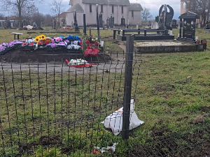 Оскрнављен гроб на православном гробљу у Скуланеву код Липљана