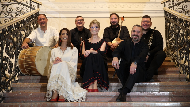 Од злата јабука: Концерт ансамбла „Искон”