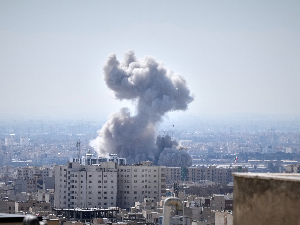 Експлозије одјекују Техераном; Израел: Изводимо опсежан талас ваздушних удара