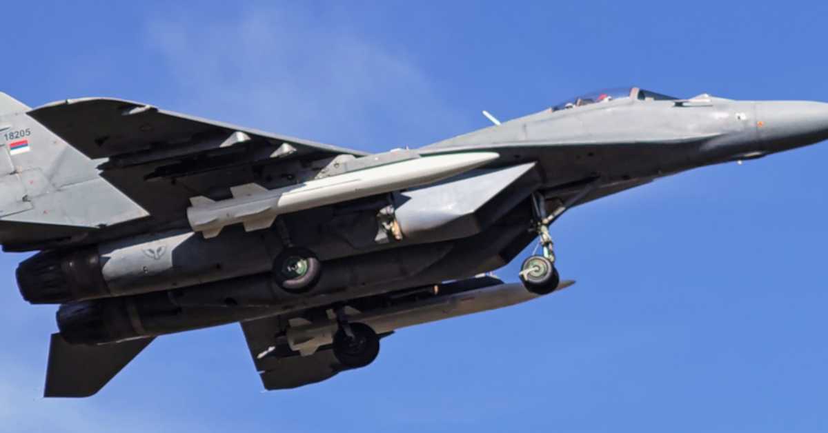 Српски мигови наоружани кинеским хиперсоничним ракетама – шта је ЦМ-400 и колики је домет