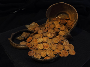 Руски археолози пронашли благо од 409 златних рубаља из периода последњег руског цара