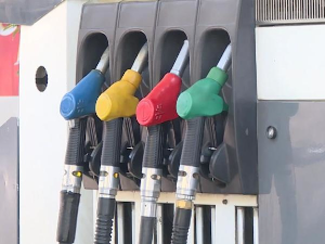 Нове цене горива - бензин скупљи за два динара по литру, а дизел за пет