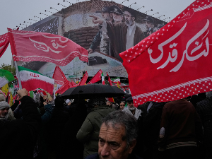 Експлозије у Техерану, хиљаде људи на улицама; четворо погинулих у судару америчких "летећих танкера“