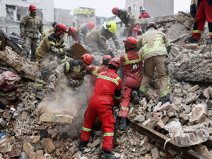 Експлозије у Техерану, хиљаде људи на улицама; шесторо погинулих у судару америчких "летећих танкера“