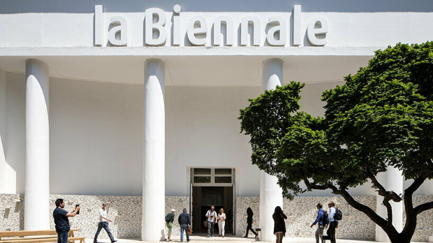 Бура због повратка Русије на Бијенале у Венецији – судар културе и геополитике