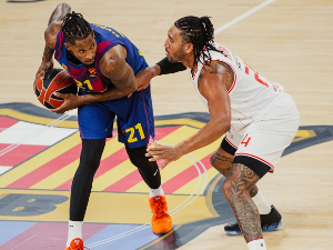 Хапоел пред празним трибинама продубио Барселонину кризу