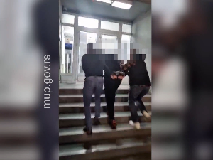 Одређено задржавање осумњиченом за напад на политичке активисте у Миријеву