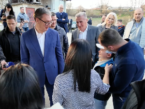 Вучић: У иностранству лечено 5.873 деце, улажемо и у иновативне лекове