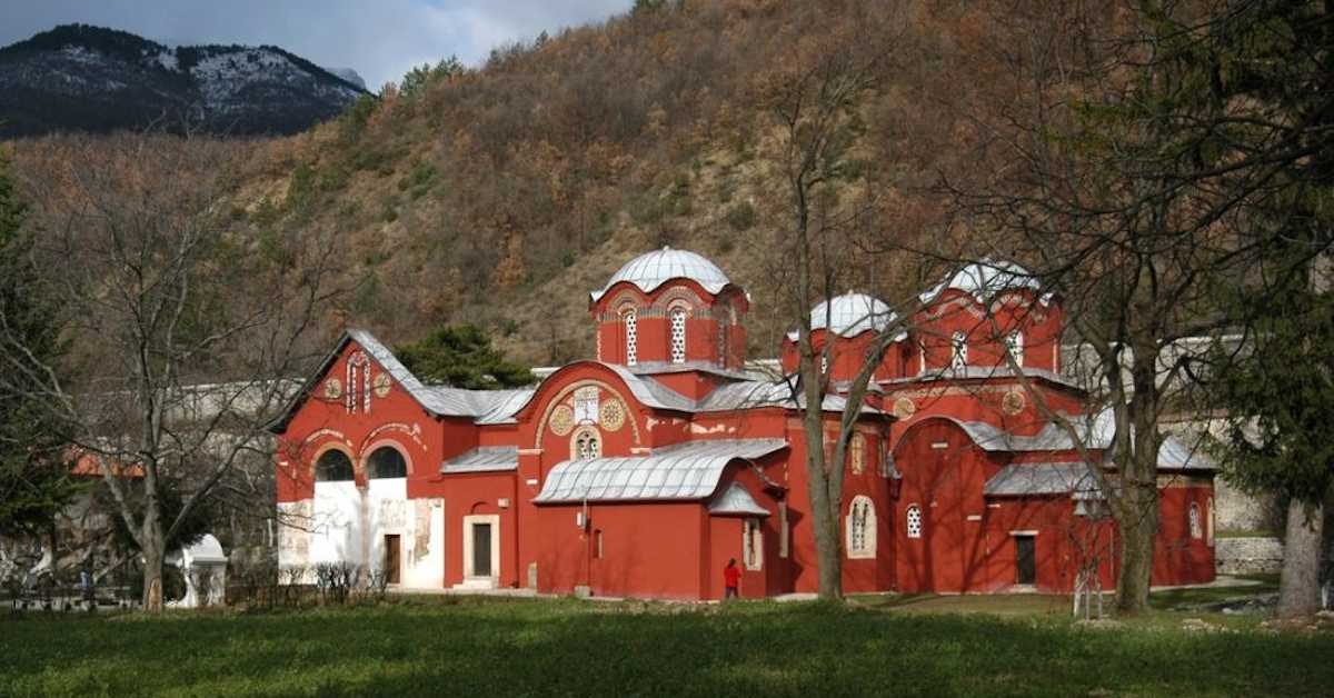 Ноћ када је горела Пећка патријаршија – 45 година од напада на српску светињу и европску баштину