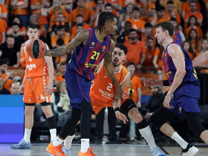 Барселона "украла" победу Валенсији, Клајбурн решио драму