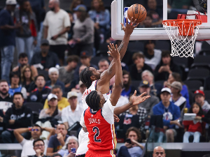 Ленард покренуо машину у Лос Анђелесу, Клиперси без Богдановића победили Њу Орлеанс 