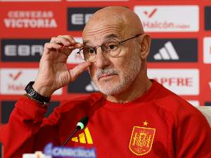 Де ла Фуентеова Шпанија у најјачем саставу дочекују Србију