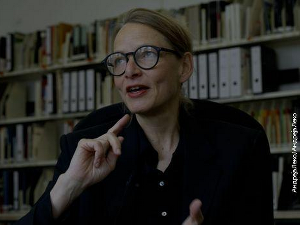 Авангарда, језик лудости: Документа, 9-10