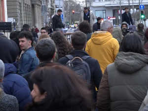 Трибина о положају српских професора и студената на КиМ испред Ректората у Београду