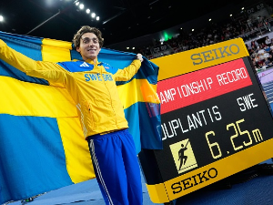 Код Дуплантиса ништа ново, ставио у џеп четврту титулу светског првака