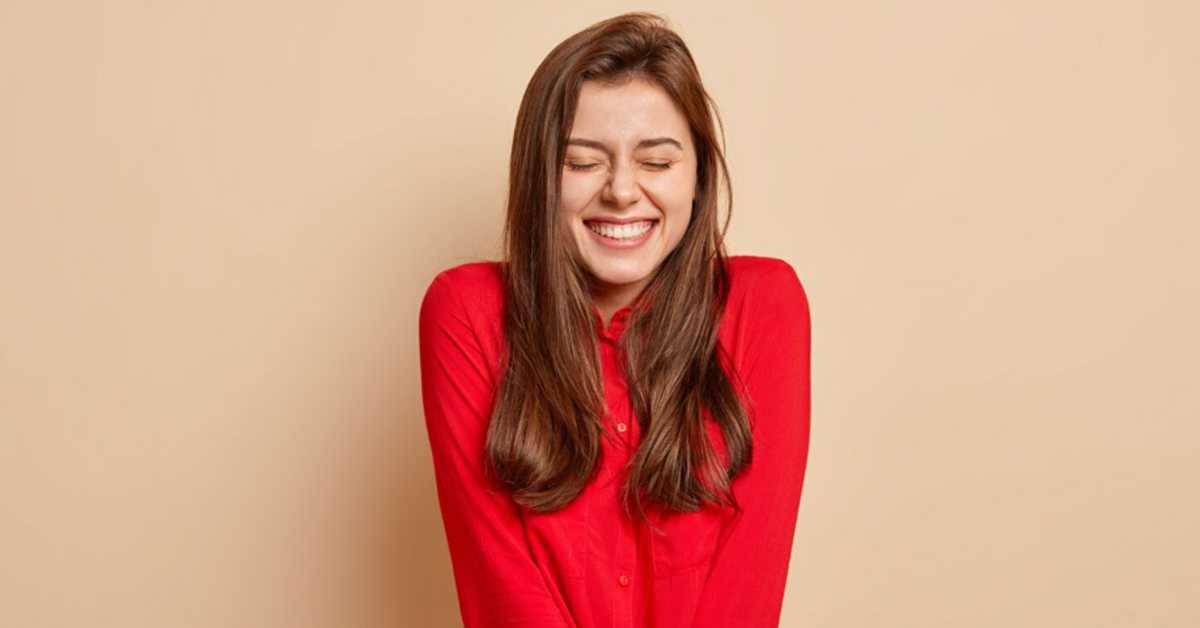 Смехом против блама – како смех над сопственим грешкама мења утисак о нама