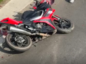 Судар мотоцикла и аутомобила код Арене, повређена једна особа