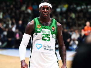 Дубаи са Панатинаикосом прошао као Звезда