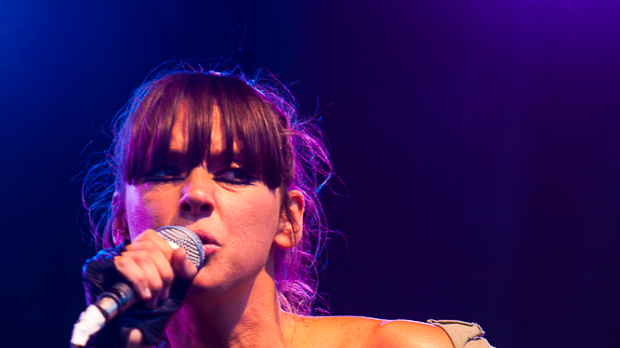 Неонска дуга - рокенрол магазин Жикице Симића: Ревија