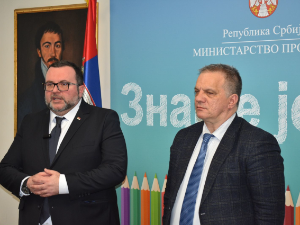 Министар просвете уручио дозволу за рад Факултету српских студија у Нишу 