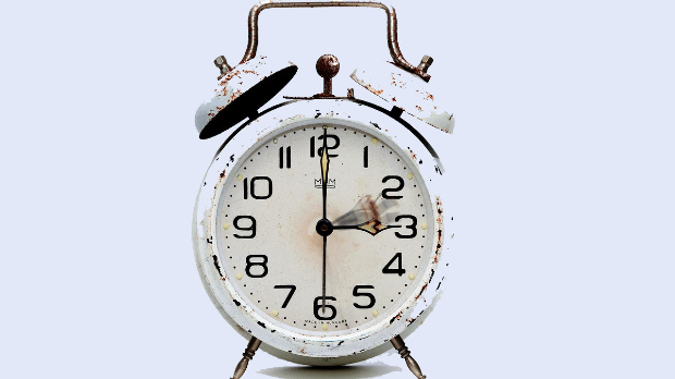 Крадемо сат сна, плаћамо умором: Зашто је понедељак најтежи после померања сата