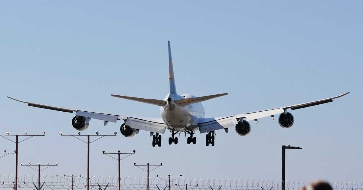 Поремећаји у авио-саобраћају због кризе на Блиском истоку – колико ће поскупети путовања