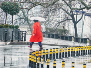 Облачно, понегде са кишом и снегом – највиша температура до 13 степени