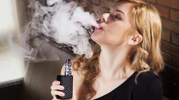 Истраживање: Вејповање вероватно изазива рак, још опасније у комбинацији са цигаретама